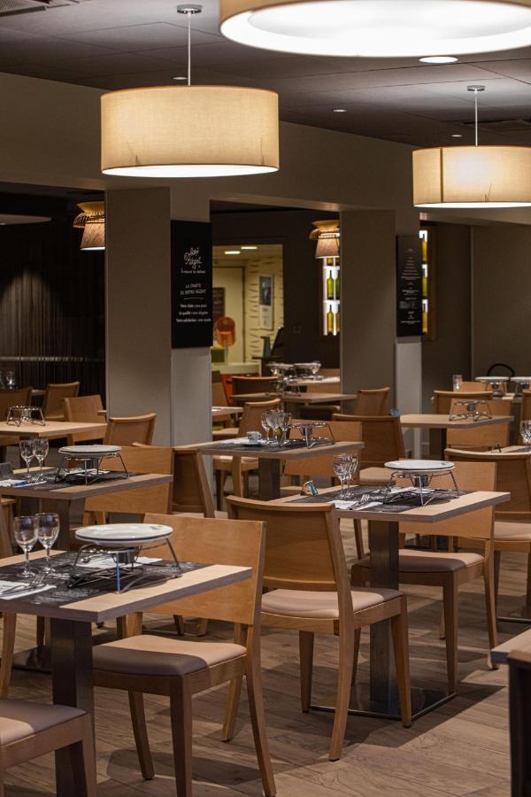 ホテル Ibis Styles Clermont-Ferrand Aeroport エクステリア 写真