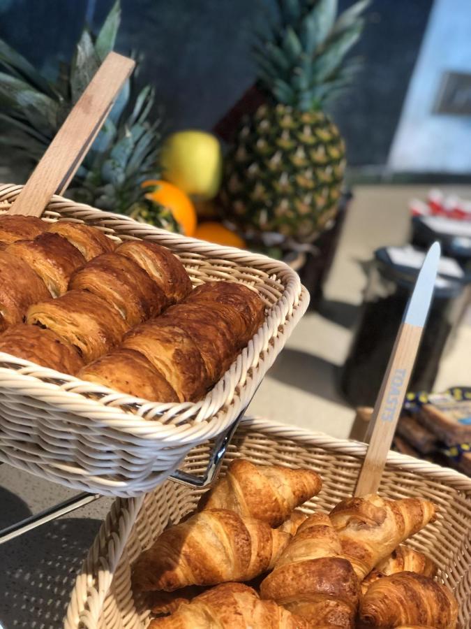 ホテル Ibis Styles Clermont-Ferrand Aeroport エクステリア 写真