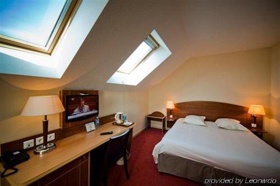 ホテル Ibis Styles Clermont-Ferrand Aeroport 部屋 写真