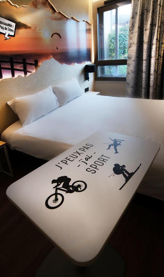 ホテル Ibis Styles Clermont-Ferrand Aeroport エクステリア 写真
