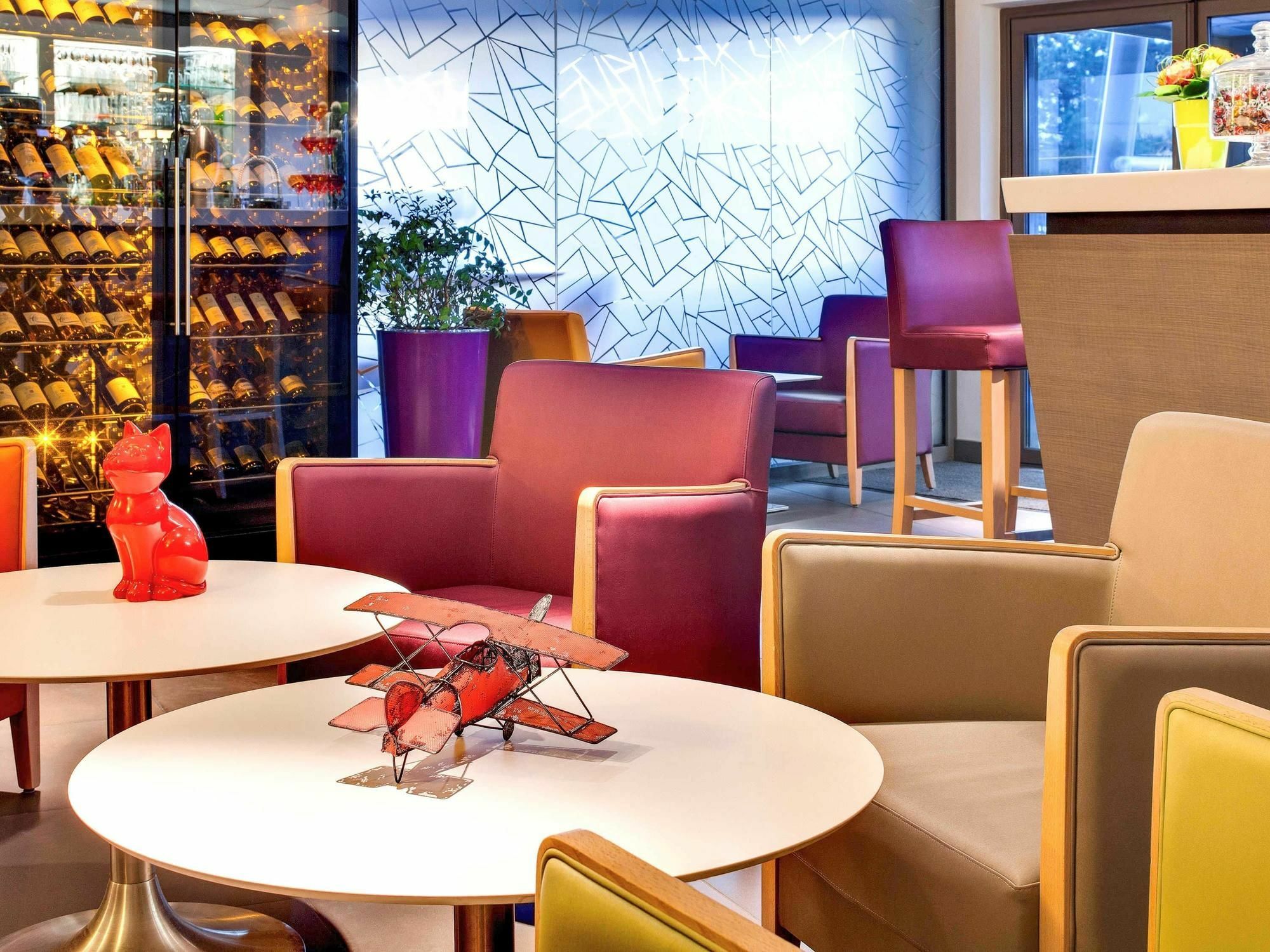 ホテル Ibis Styles Clermont-Ferrand Aeroport エクステリア 写真